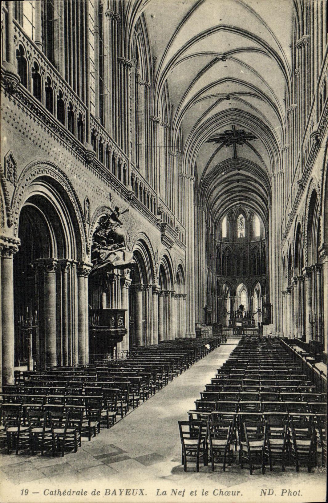 POSTAL Bayeux de Cathedrale de la VENDIMIA el cubo y el estribillo