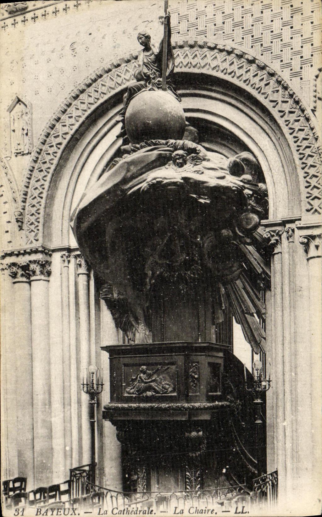 CPA Bayeux La Cathedrale La chaire