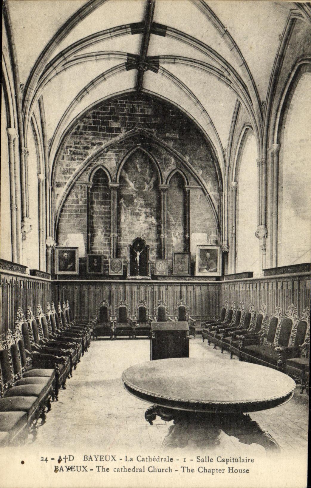 CPA Bayeux La Cathedrale Le Salle Capitulaire