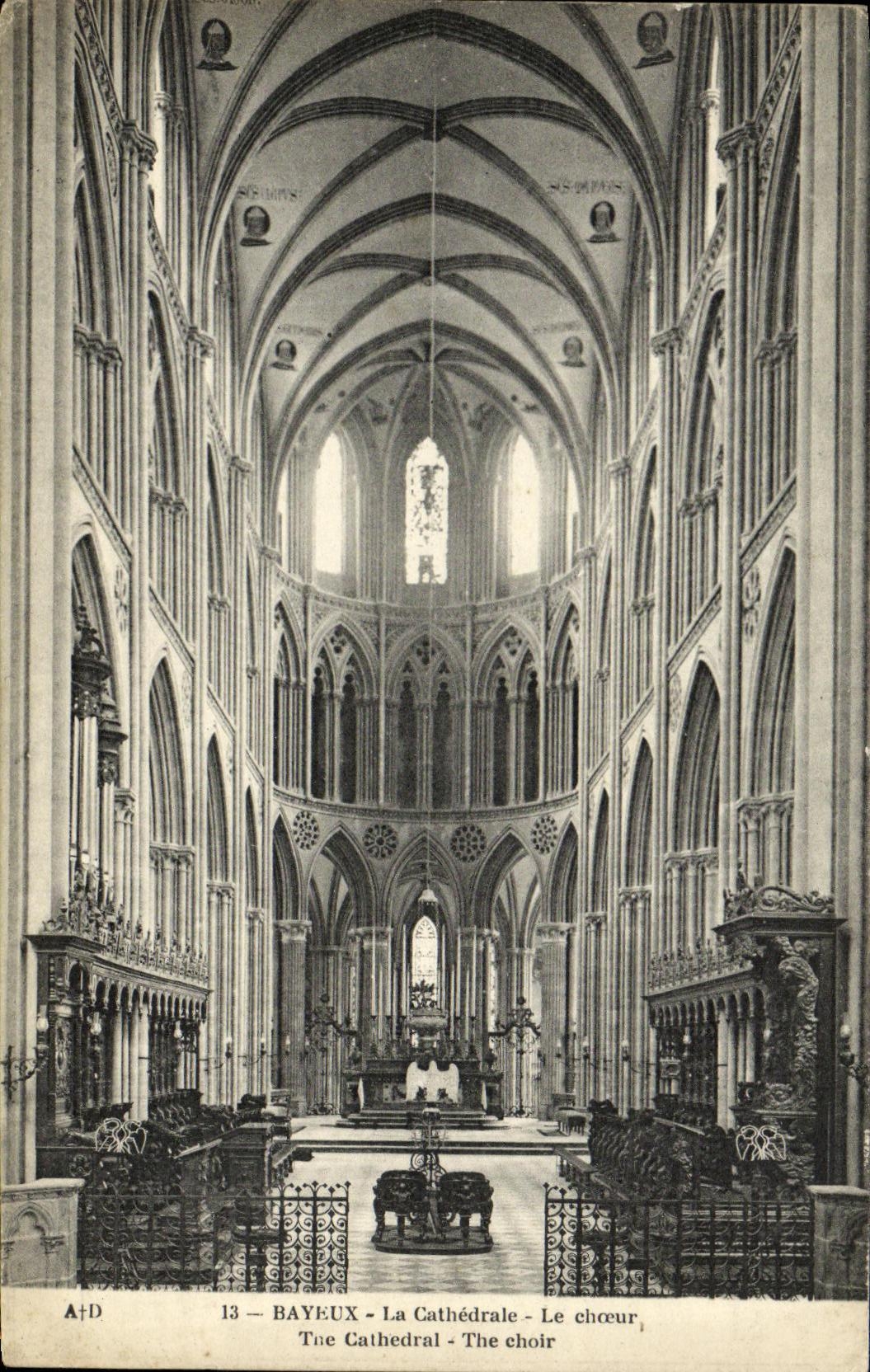 CPA Bayeux La Cathedrale Le Choeur