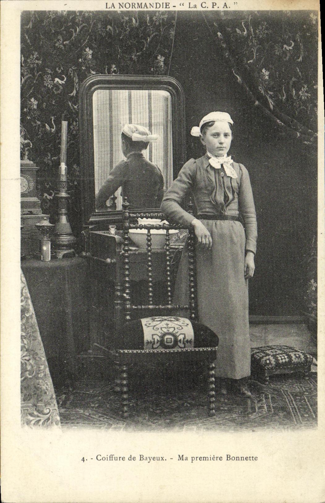 Tocado de Bayeux de la POSTAL de la VENDIMIA de mis primeros casquillos del traje del folklore del casquillo