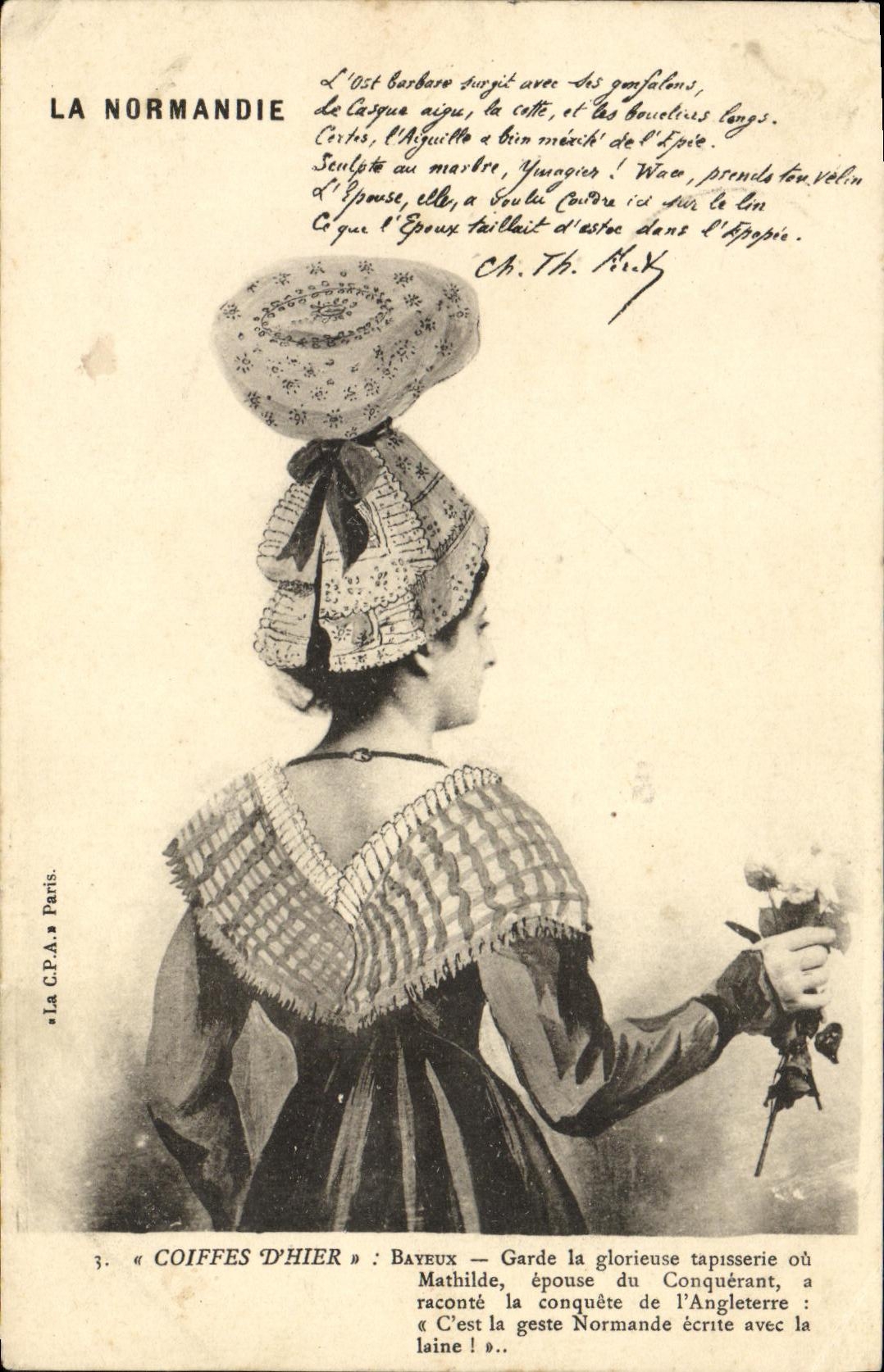 Casquillos del traje del folklore de Bayeux Normandia de la POSTAL de la VENDIMIA