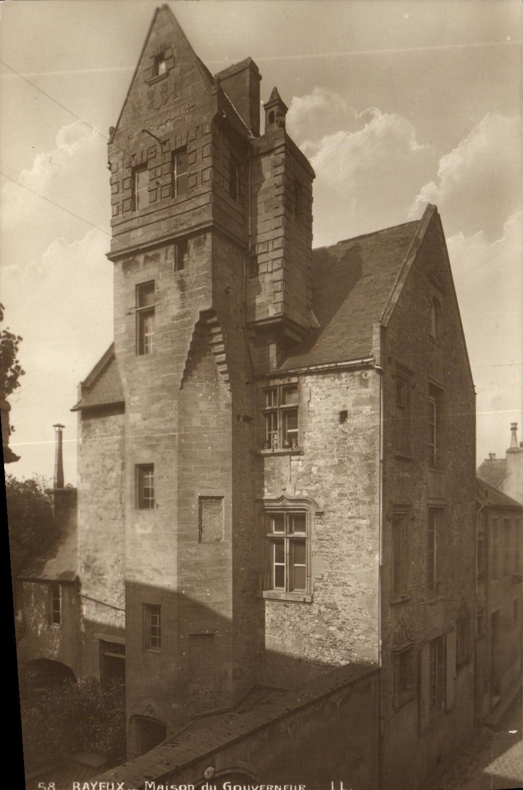 Casa de Bayeux de la POSTAL de la VENDIMIA del gobernador