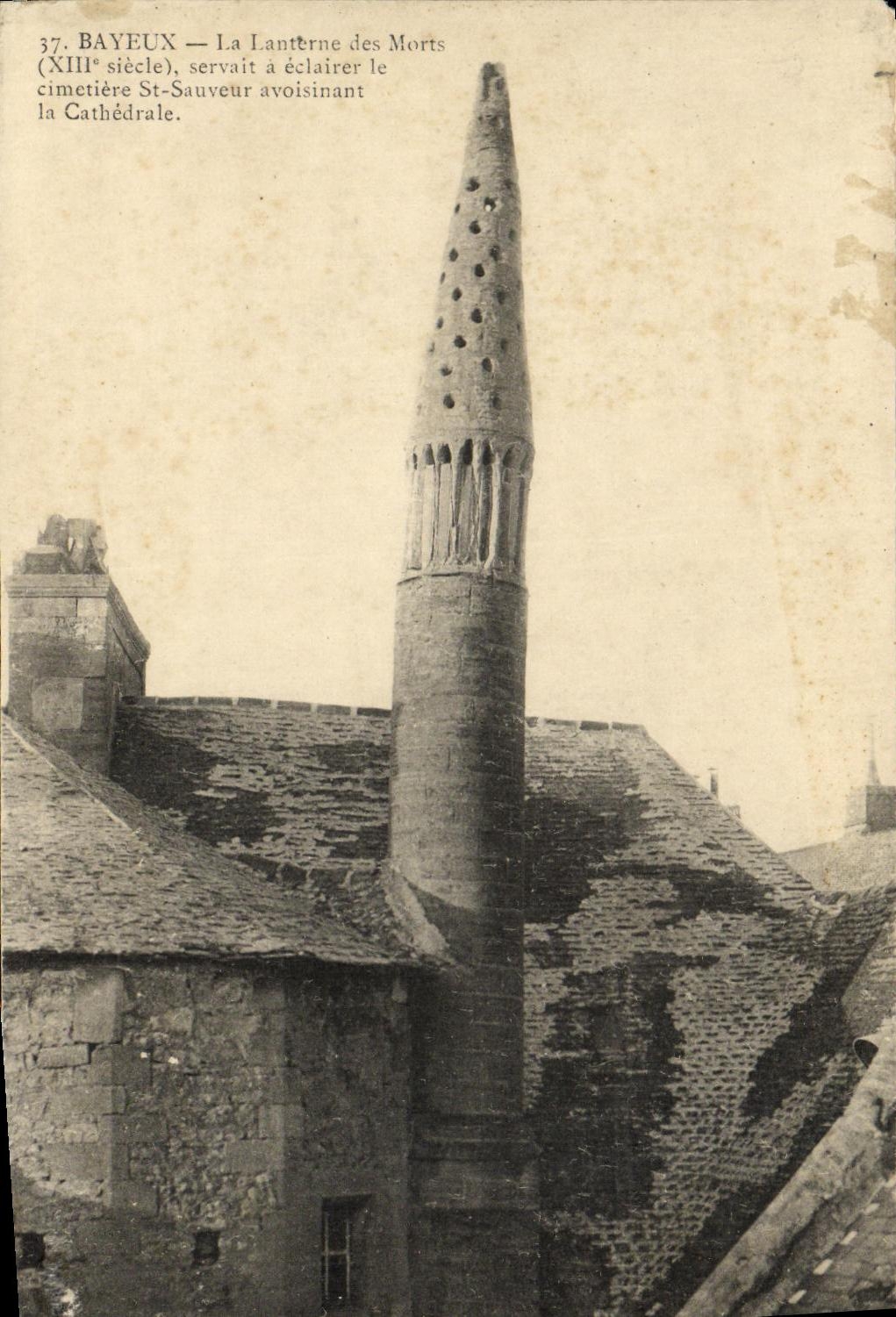 CPA Bayeux La Lanterne des Morts
