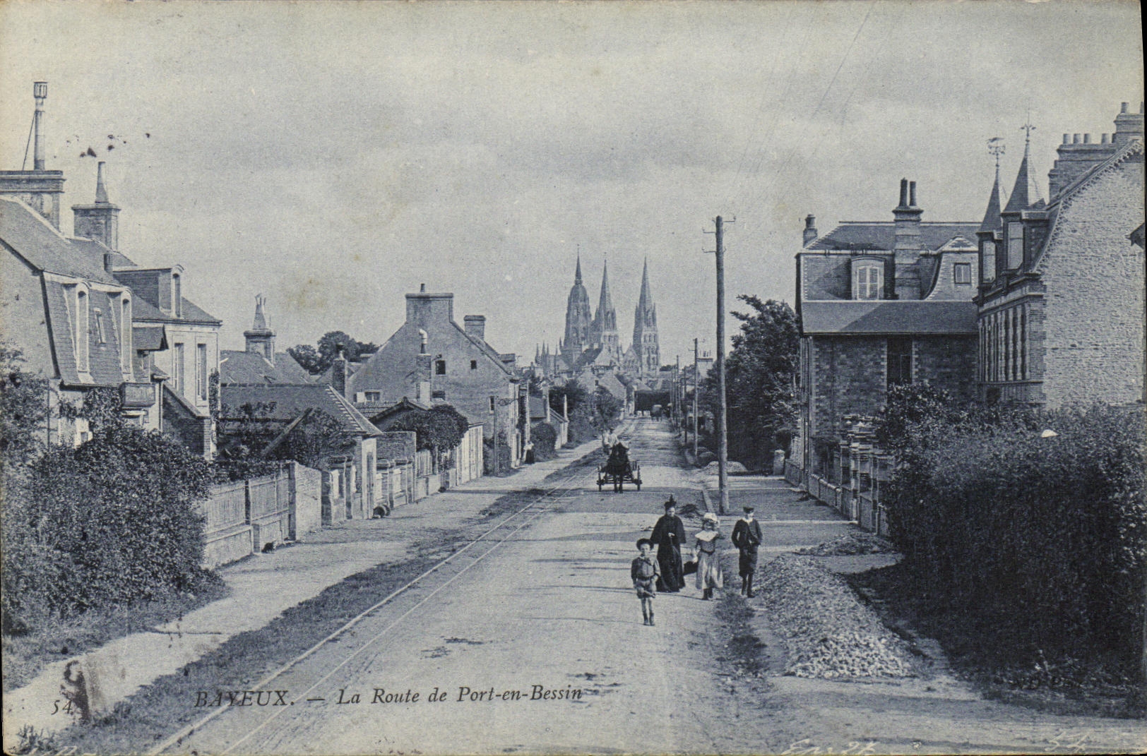 CPA Bayeux La Route de Port en Bessin