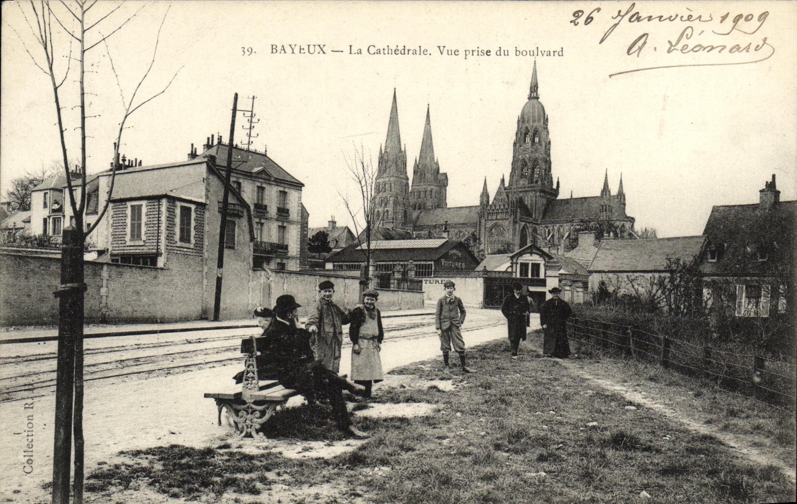 CPA Bayeux La Cathedrale Vue Prise du Boulevard