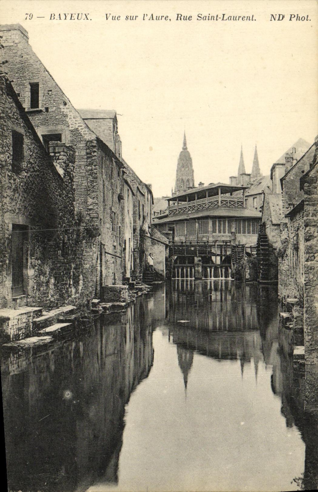 POSTAL Bayeux de la VENDIMIA vista en L calle Saint Laurent de Aure