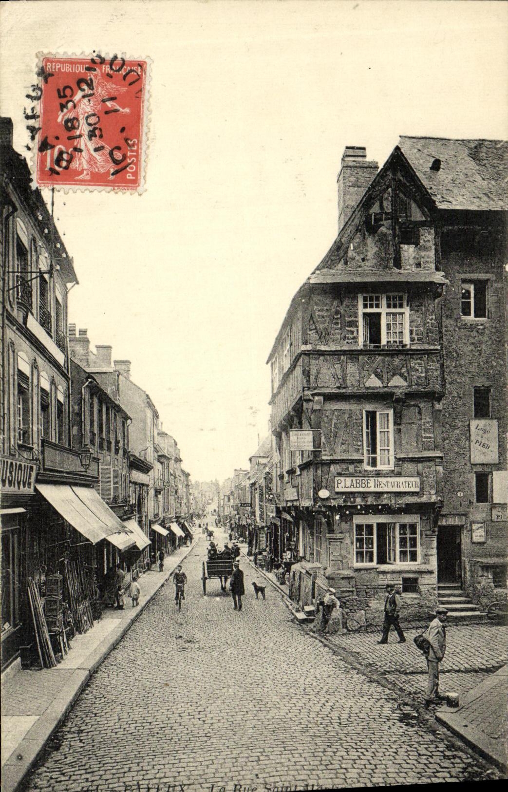CPA Bayeux La Rue Saint Martin