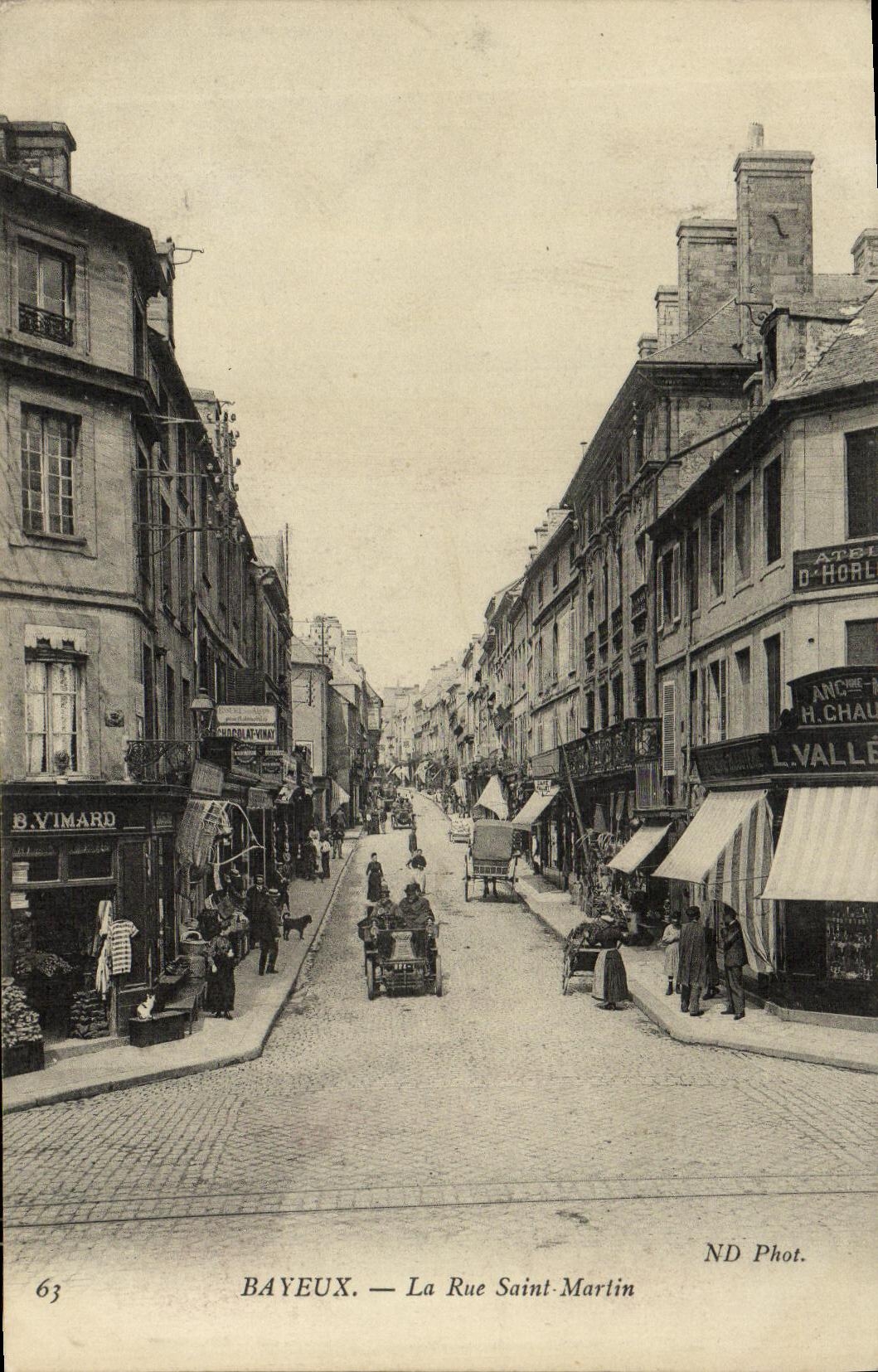 POSTAL Bayeux de la VENDIMIA el automovil Martin de la calle Saint