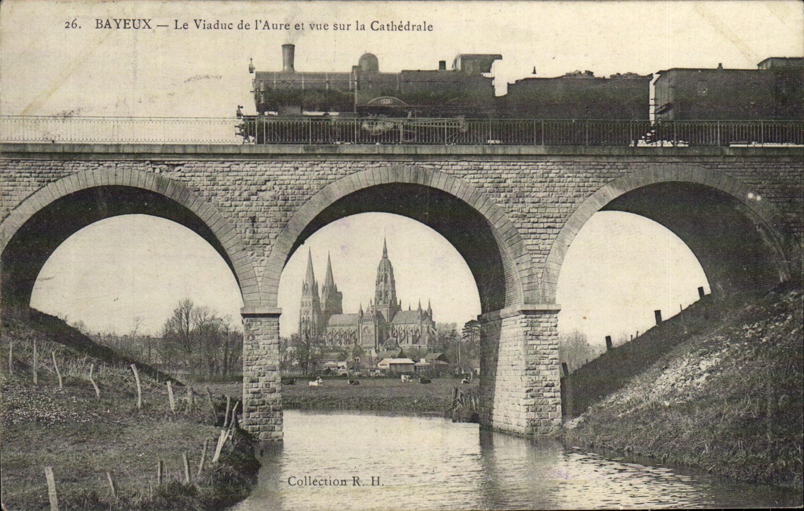 CPA Bayeux Le viaduc de l Aure et vue sur la cathedrale TRAIN