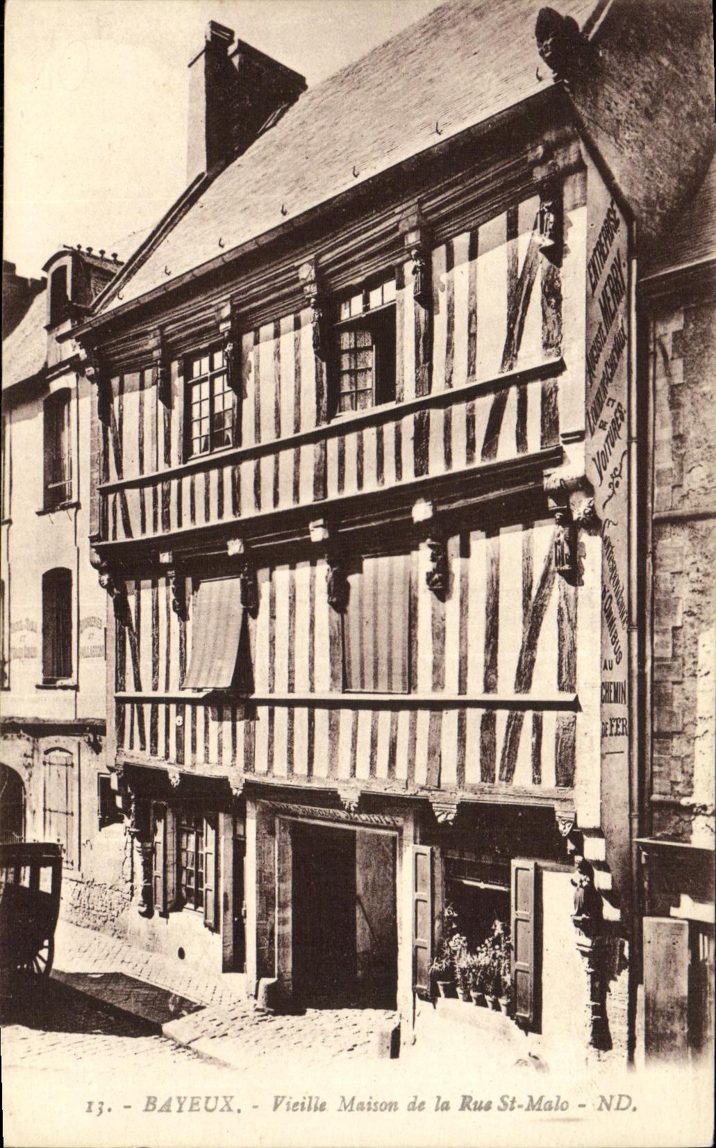 Casa vieja de Bayeux de la POSTAL de la VENDIMIA del St Malo de la calle