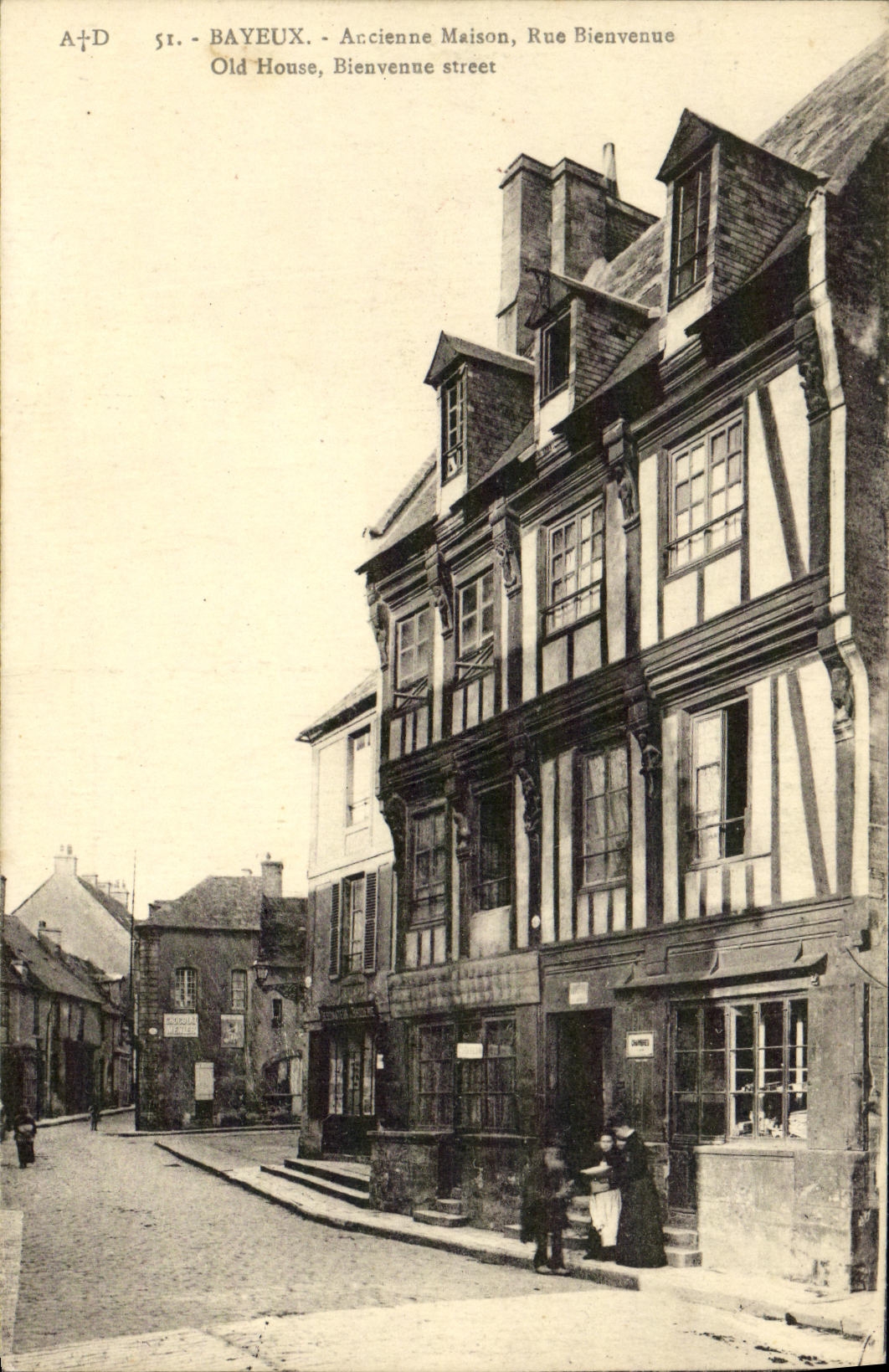 Calle de la recepcion de la casa de Bayeux Arcienne de la POSTAL de la VENDIMIA