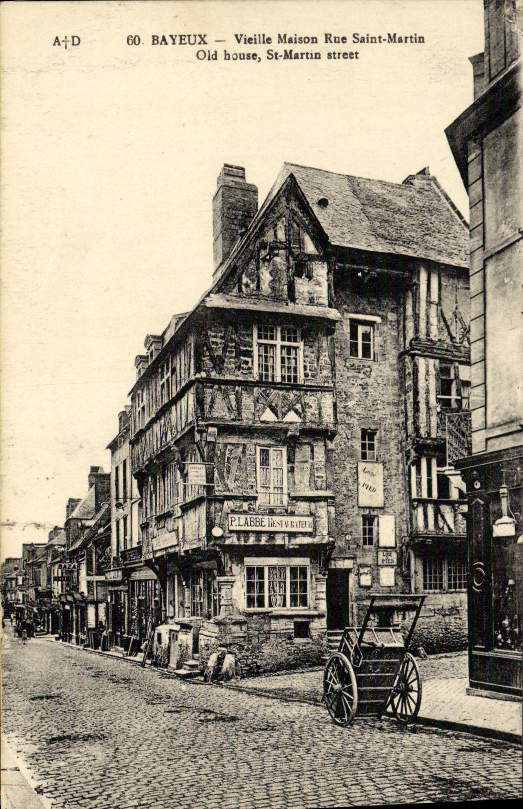 CPA Bayeux Vieille Maison Rue Saint Martin