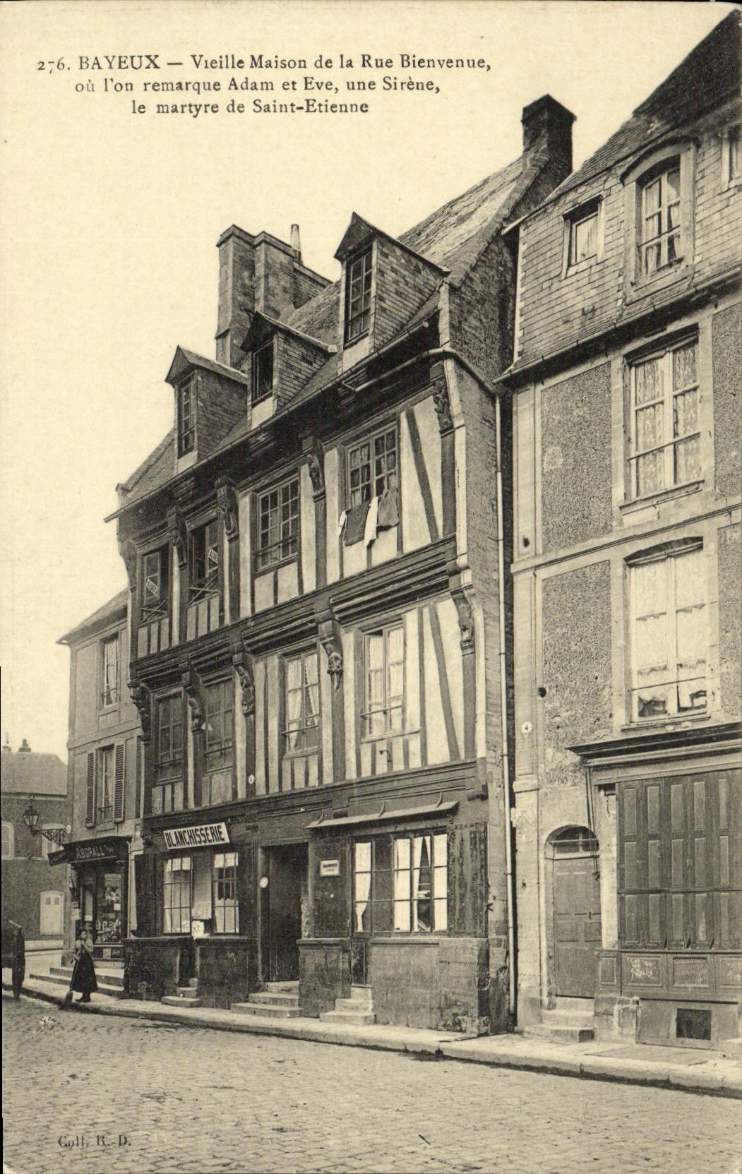 CPA Bayeux Vieille Maison Rue Bienvenue Blanchisserie