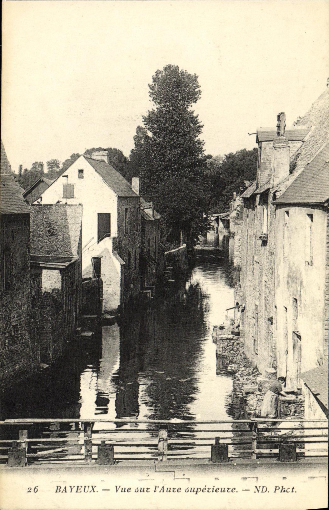 CPA Bayeux Vue sur l Aure superieure Lavandiere