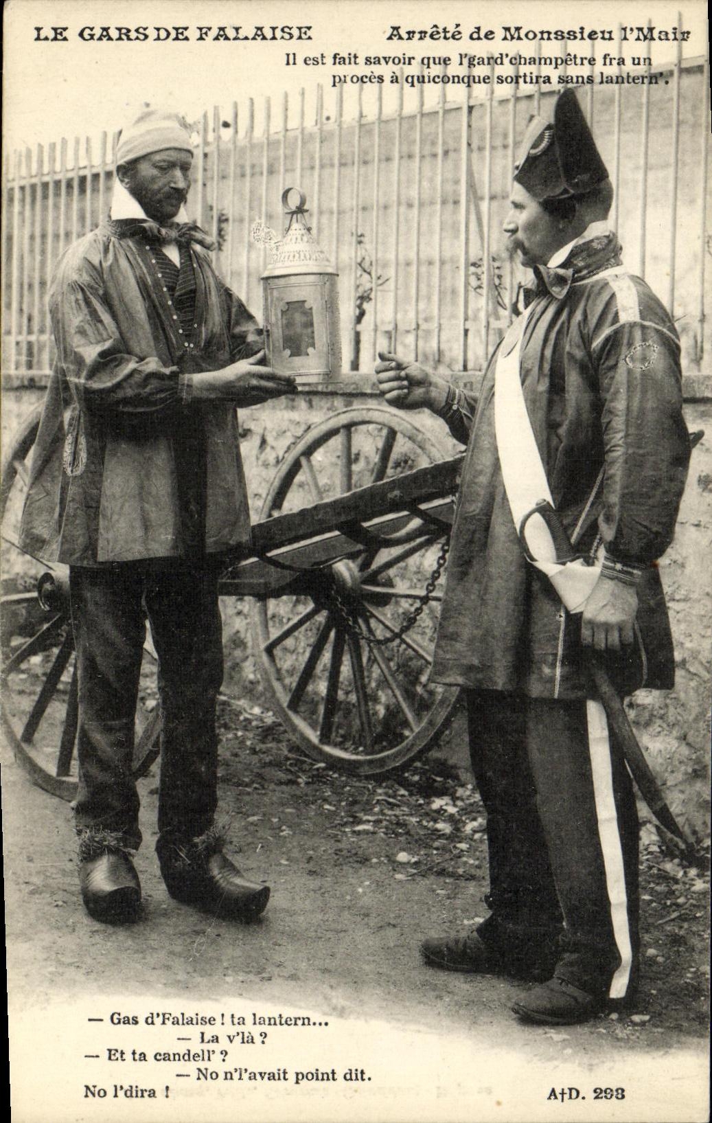 CPA Le Gars de Falaise Folklore Costume
