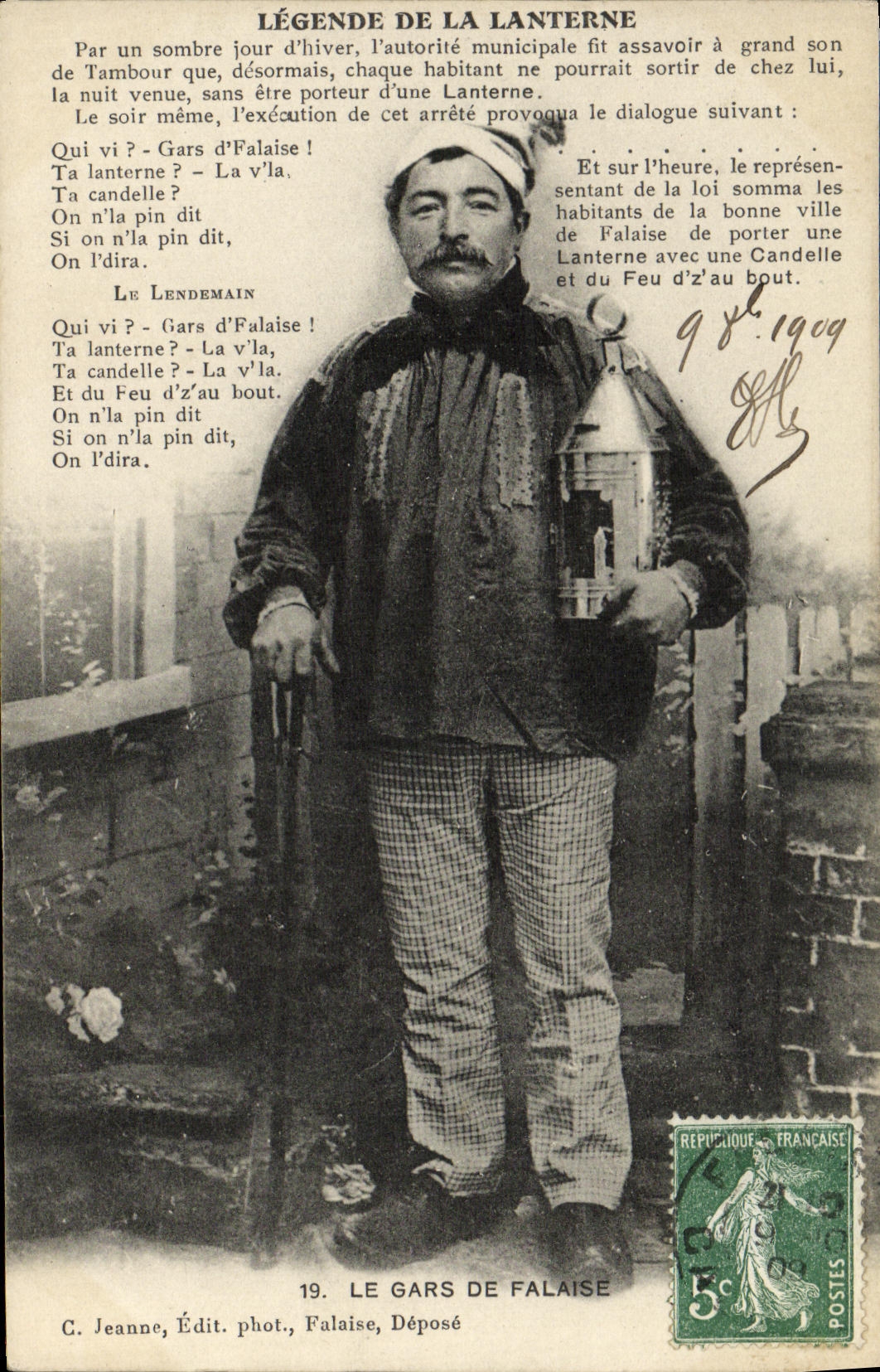 CPA Le Gars de Falaise Folklore Costume