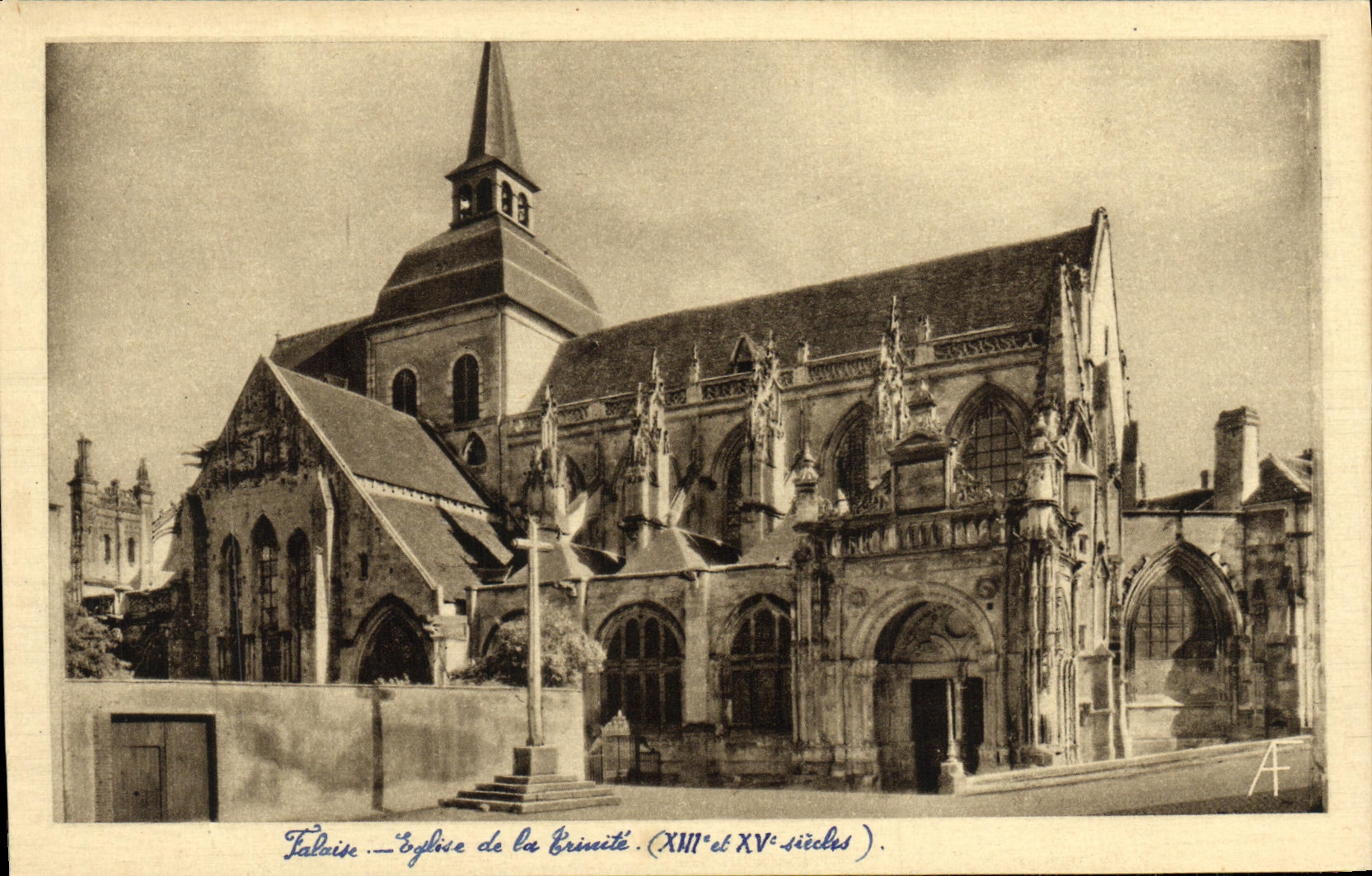 VINTAGE POSTCARD Cliff Church of the Trinity