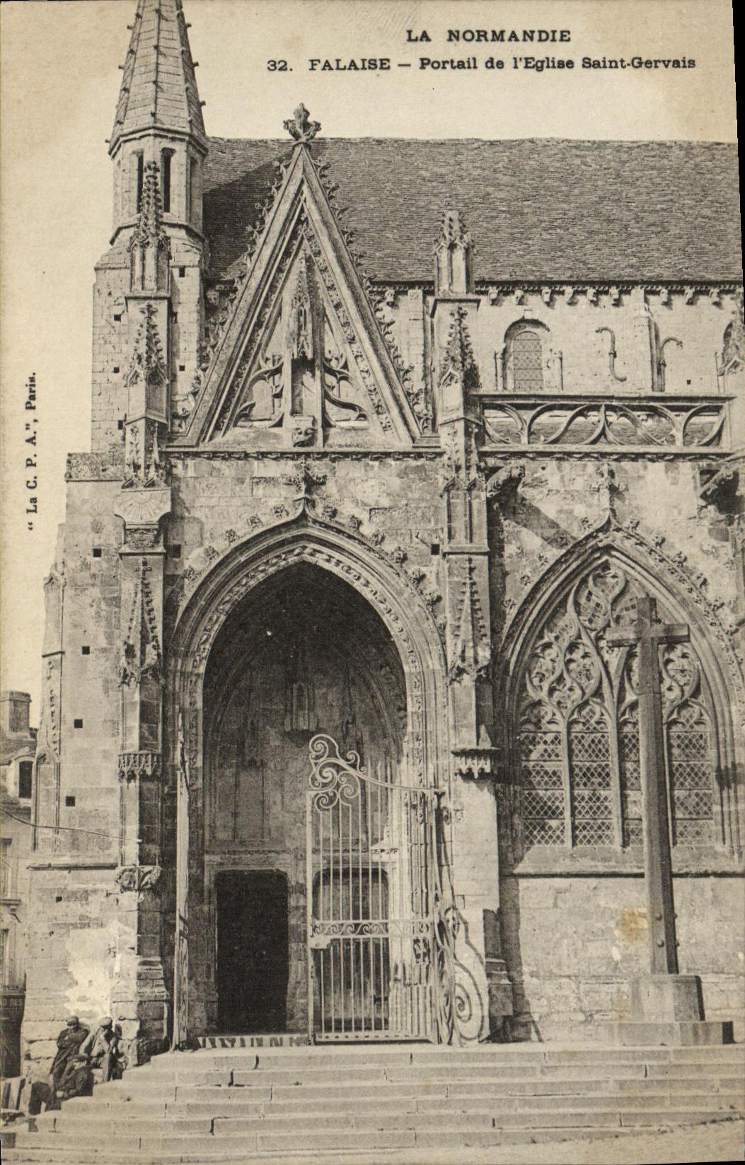 CPA Falaise Portail de l Eglise Sainte Gervais