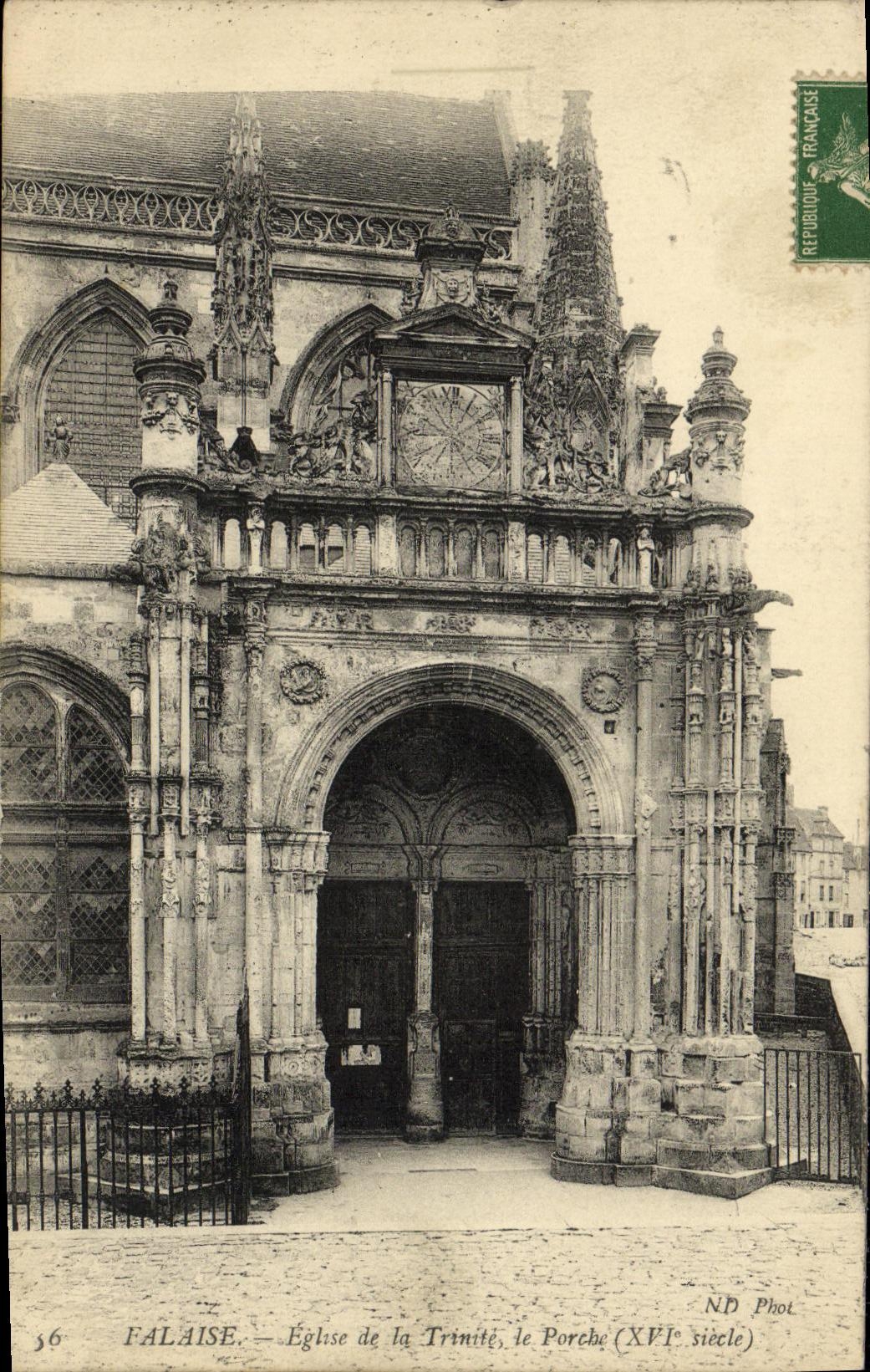 CPA Falaise Eglise de la Trinite le Porche
