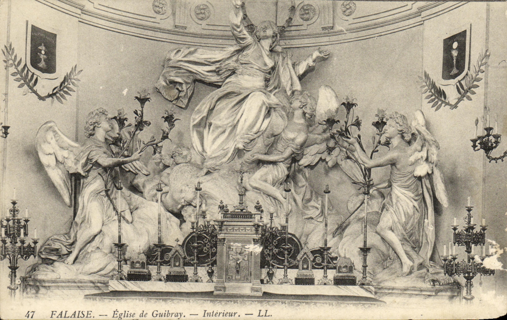 CPA Falaise Eglise de Guibray Interieur