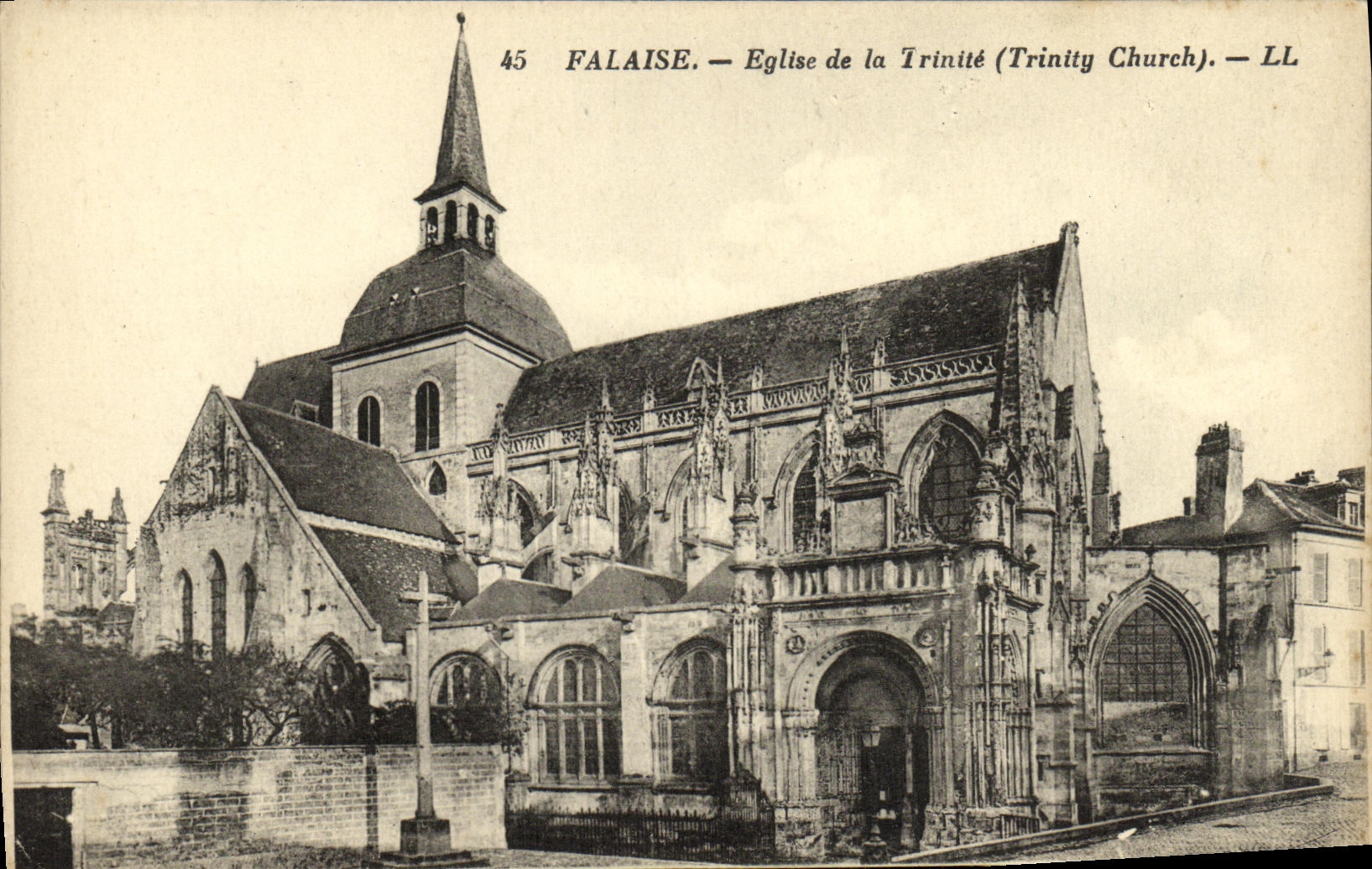 CPA Falaise Eglise de la Trinite