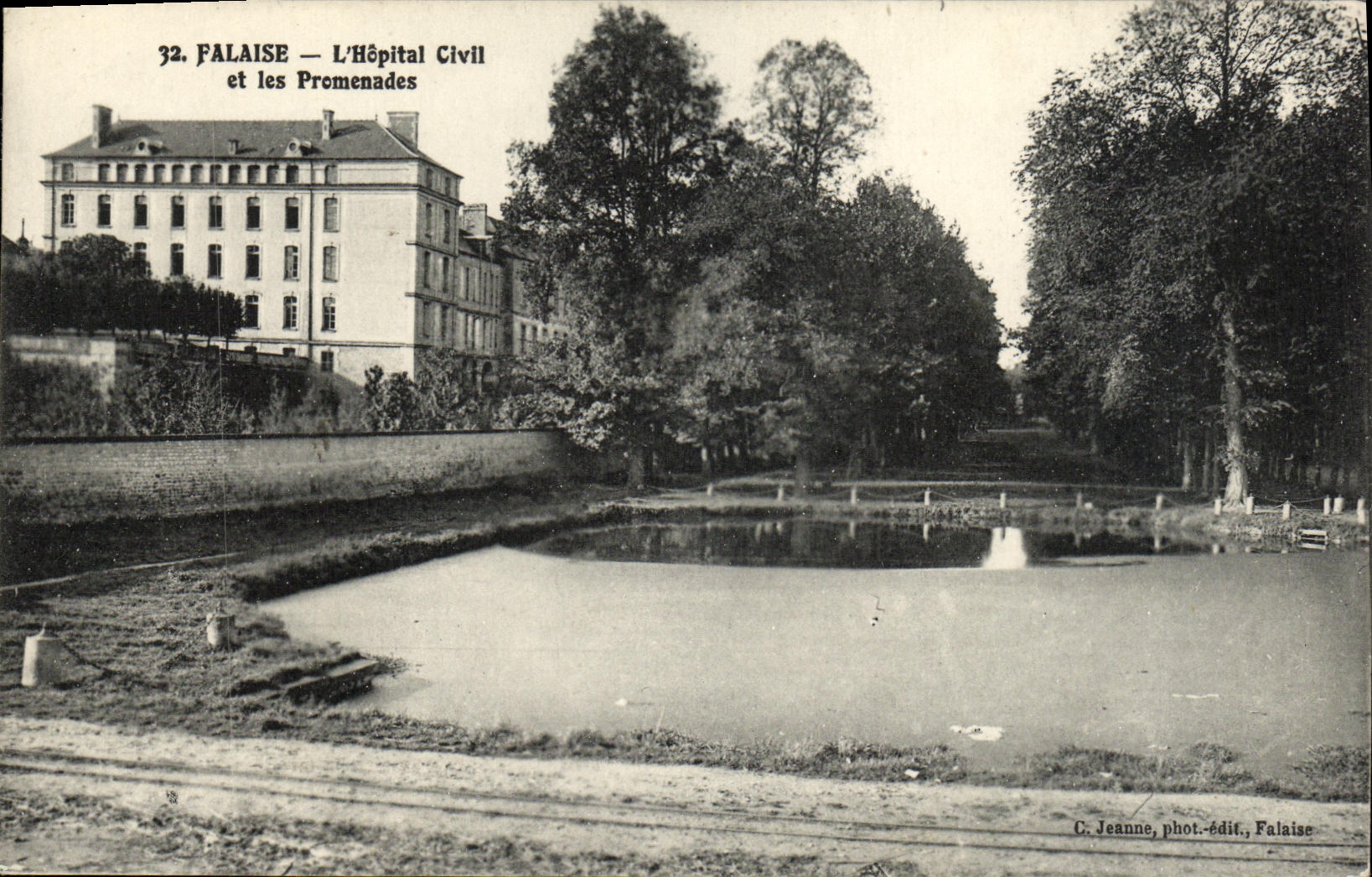 CPA Falaise L Hopital Civil et les Promenades