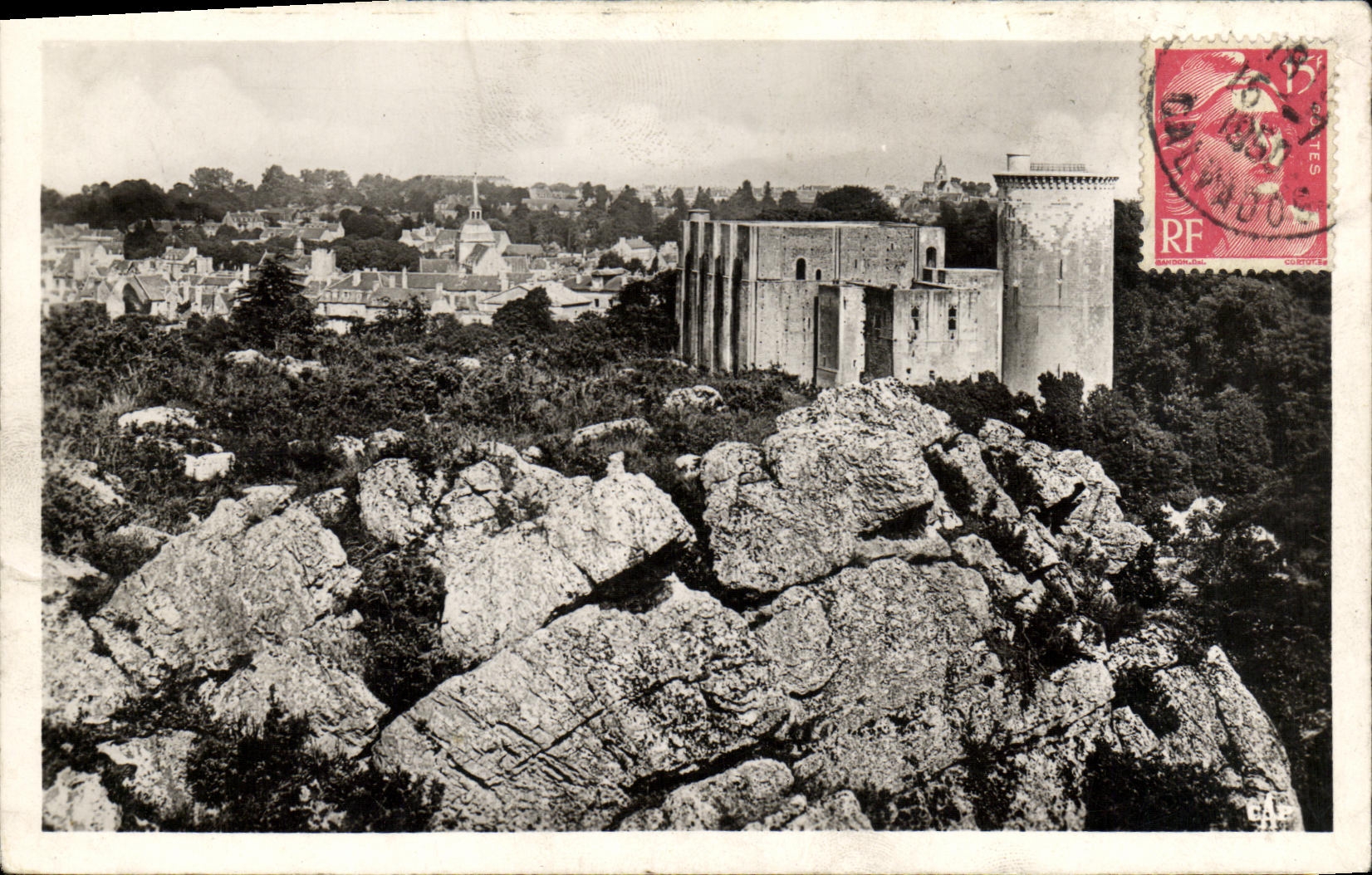CPA Falaise Le Chateau et les Roches