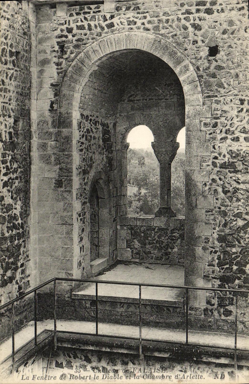 VINTAGE POSTCARD Cliff Castle the window of Robert devil and the room D Arlette