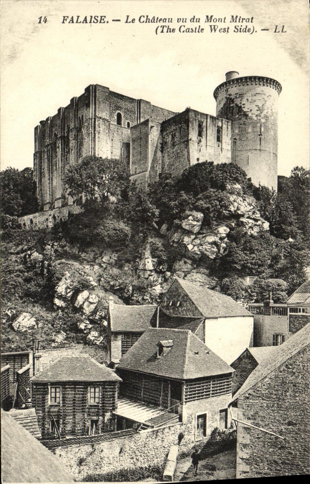 VINTAGE POSTCARD Cliff the Castle seen of the Mirat Mount