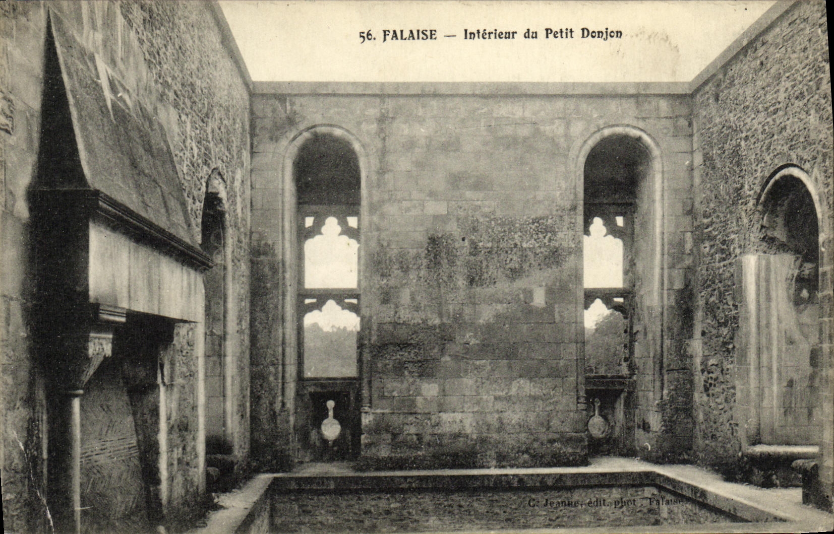 CPA Falaise Interieur du Petit Donjon