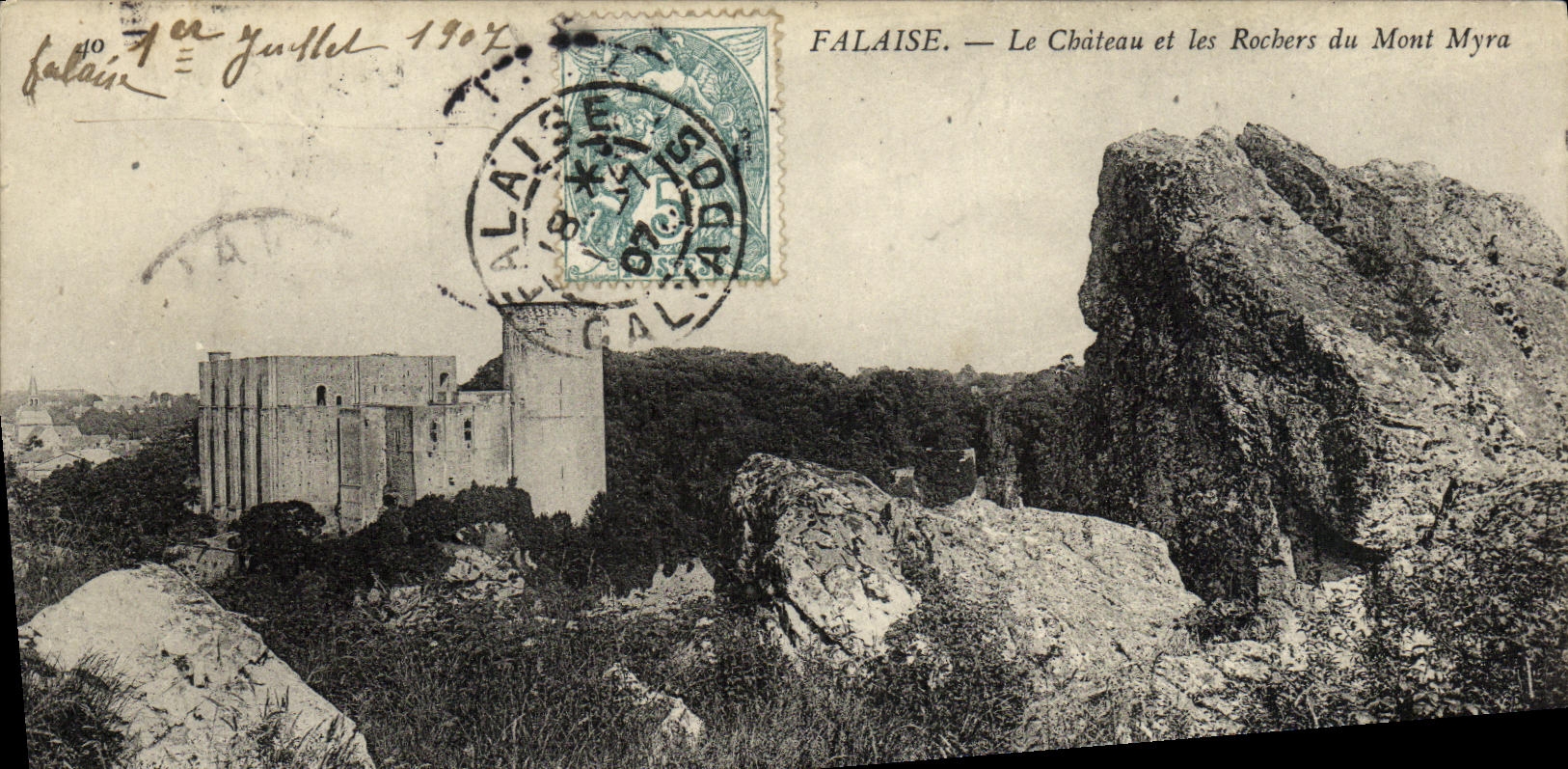 CPA Falaise Le Chateau et les Rochers du Mont Myra