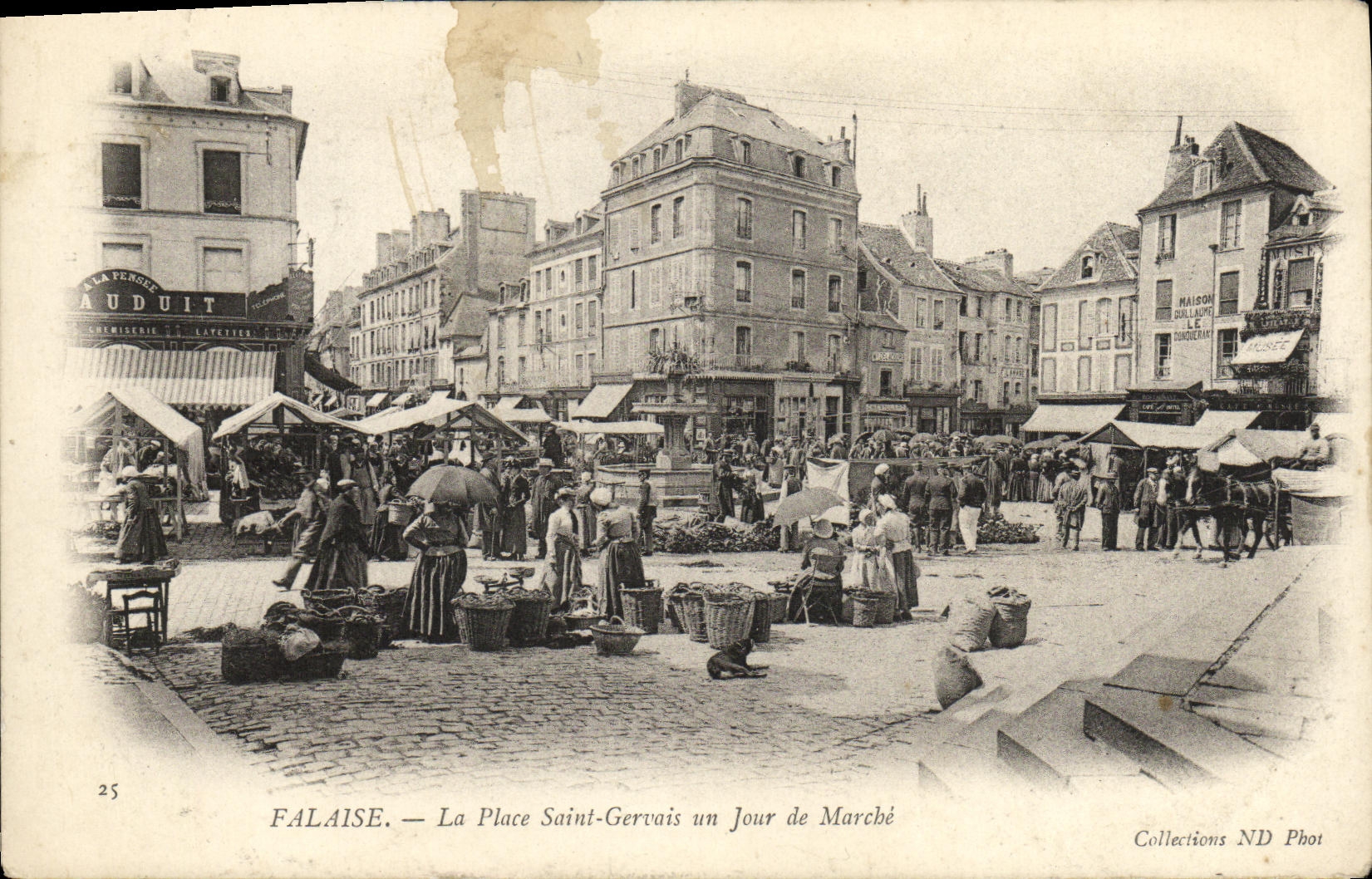 CPA Falaise La Place Saint Gervais un Jour de Marche TOP