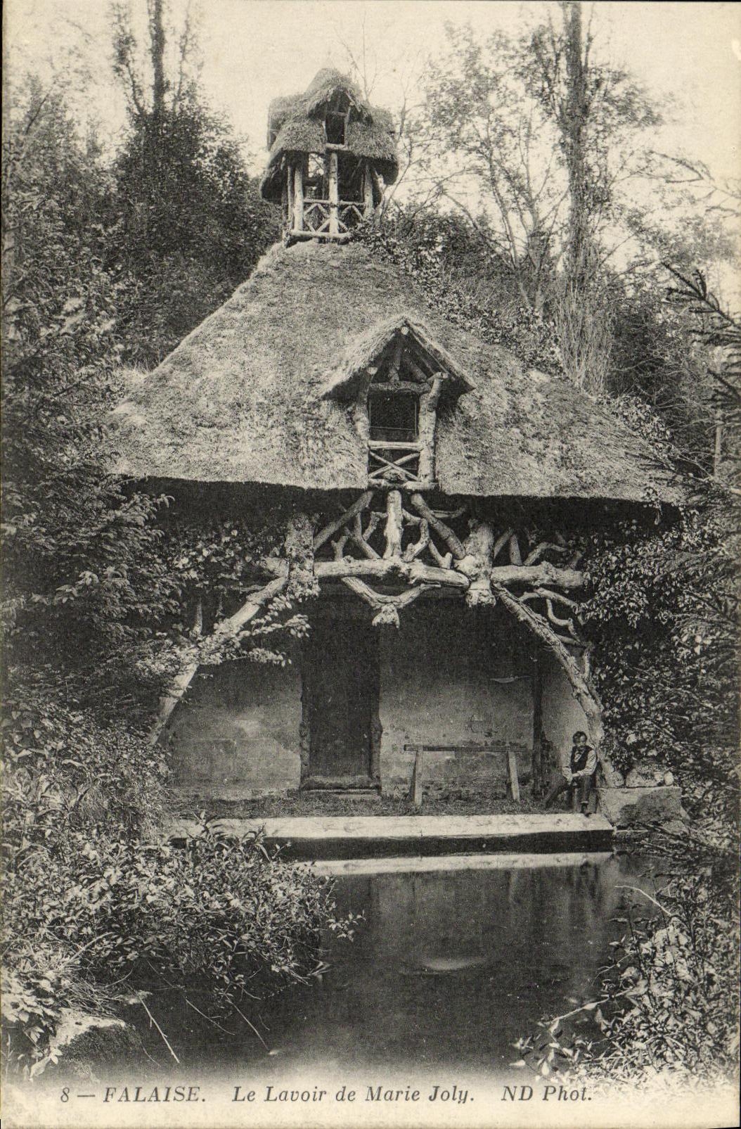 CPA Falaise Le Larvoir de Marie Joly