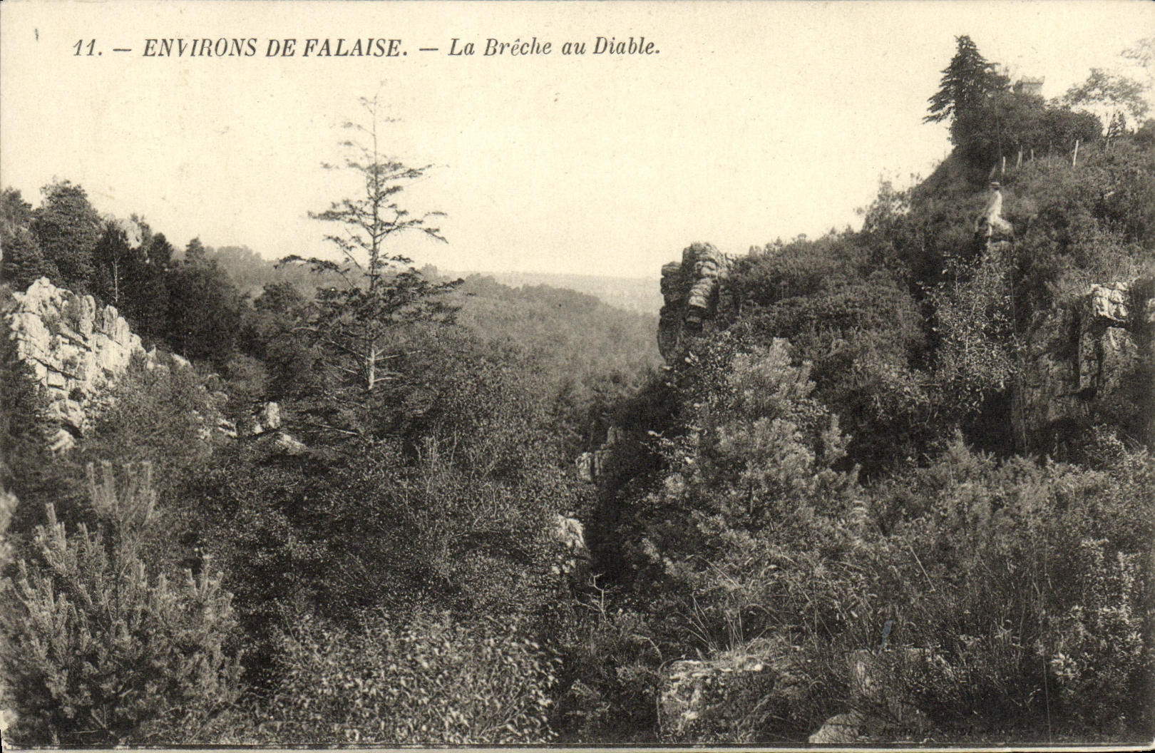 VINTAGE POSTCARD Cliff Surroundings the Breach to the Devil