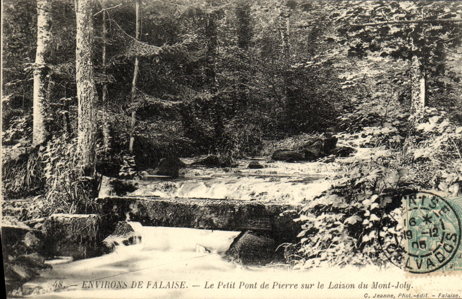 CPA Environs de Falaise Le Petit Pont de Pierre sur le Laizon du Mont Joly
