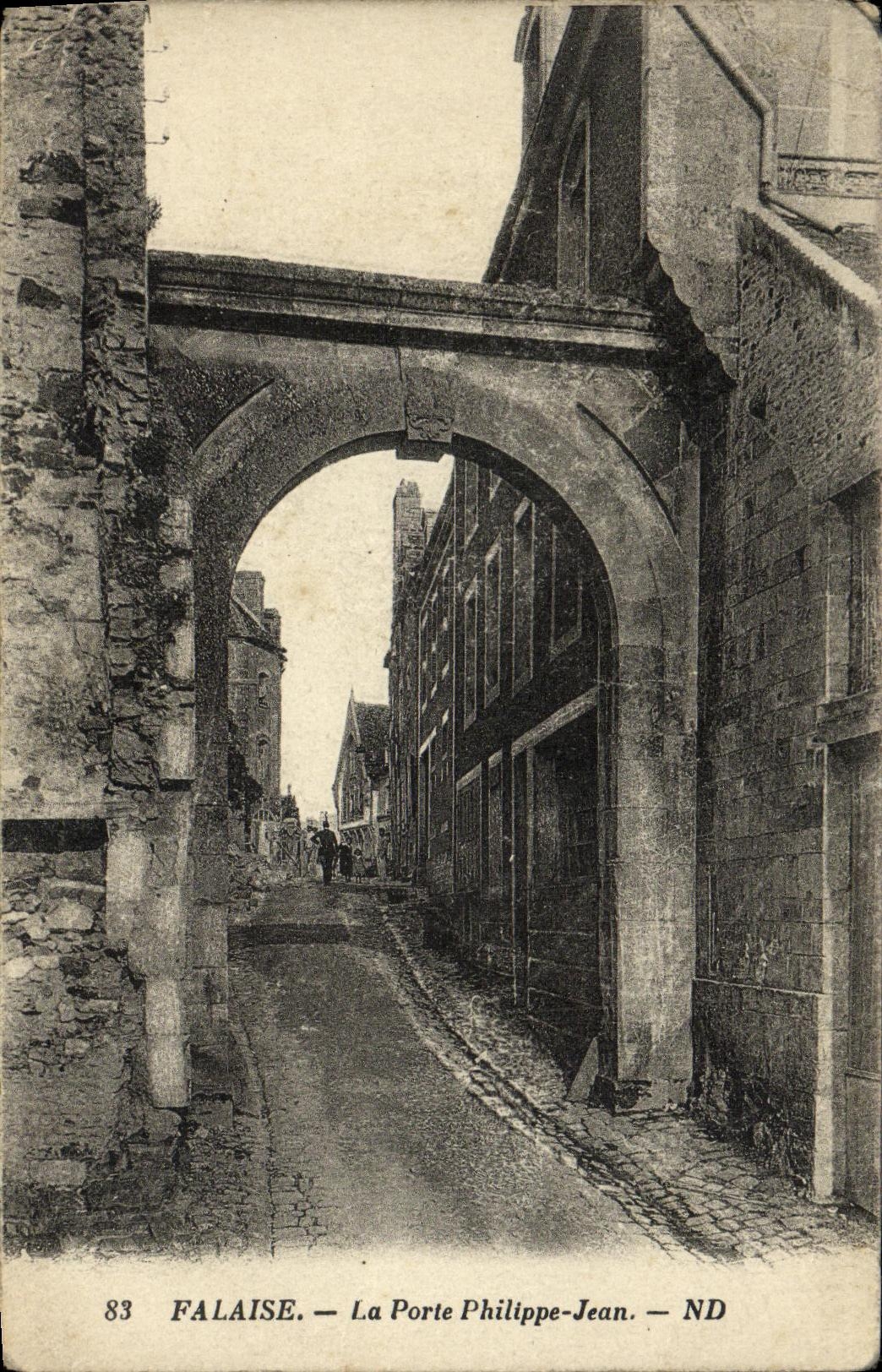 CPA Falaise La Porte Philippe Jean