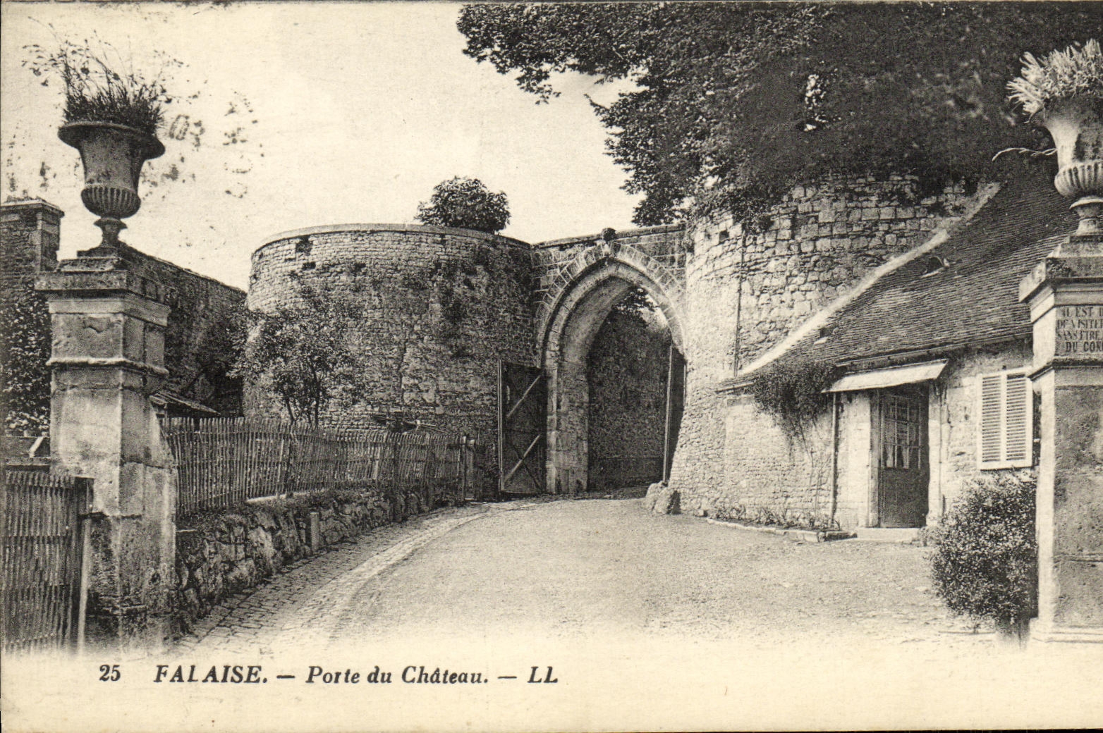 CPA Falaise Porte du Chateau