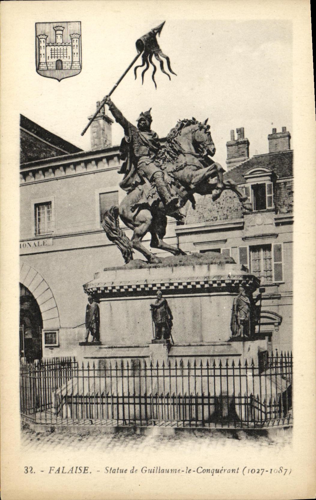 CPA Falaise Statue de Guillaume le Conquerant 