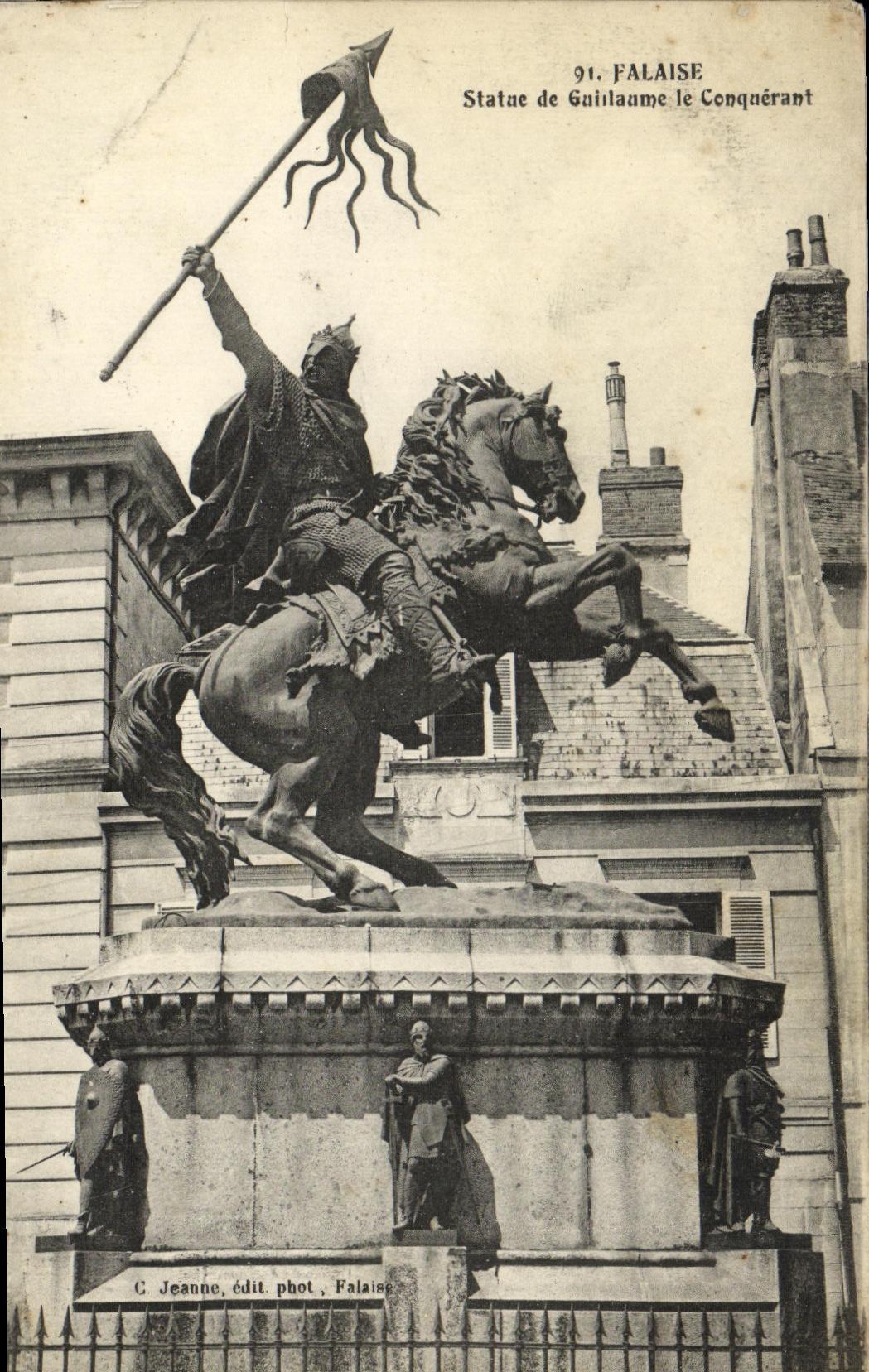 CPA Falaise Statue de Guillaume le Conquerant