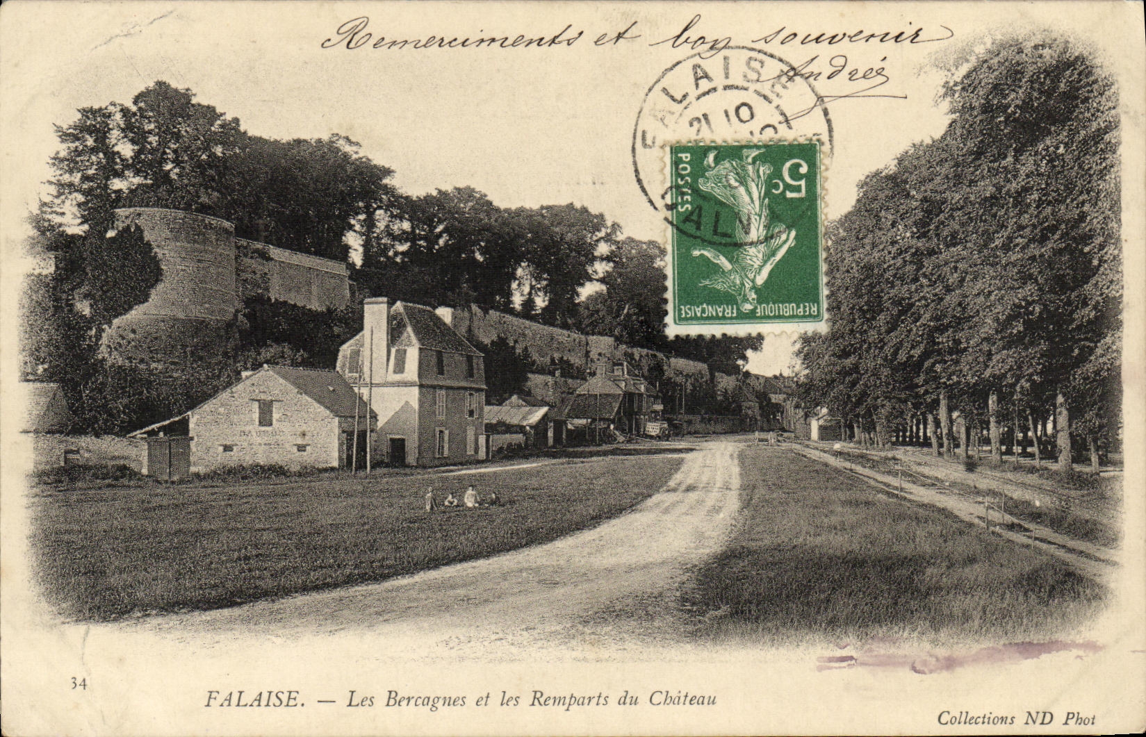 CPA Falaise Les Bercagnes et les Remparts du Chateau