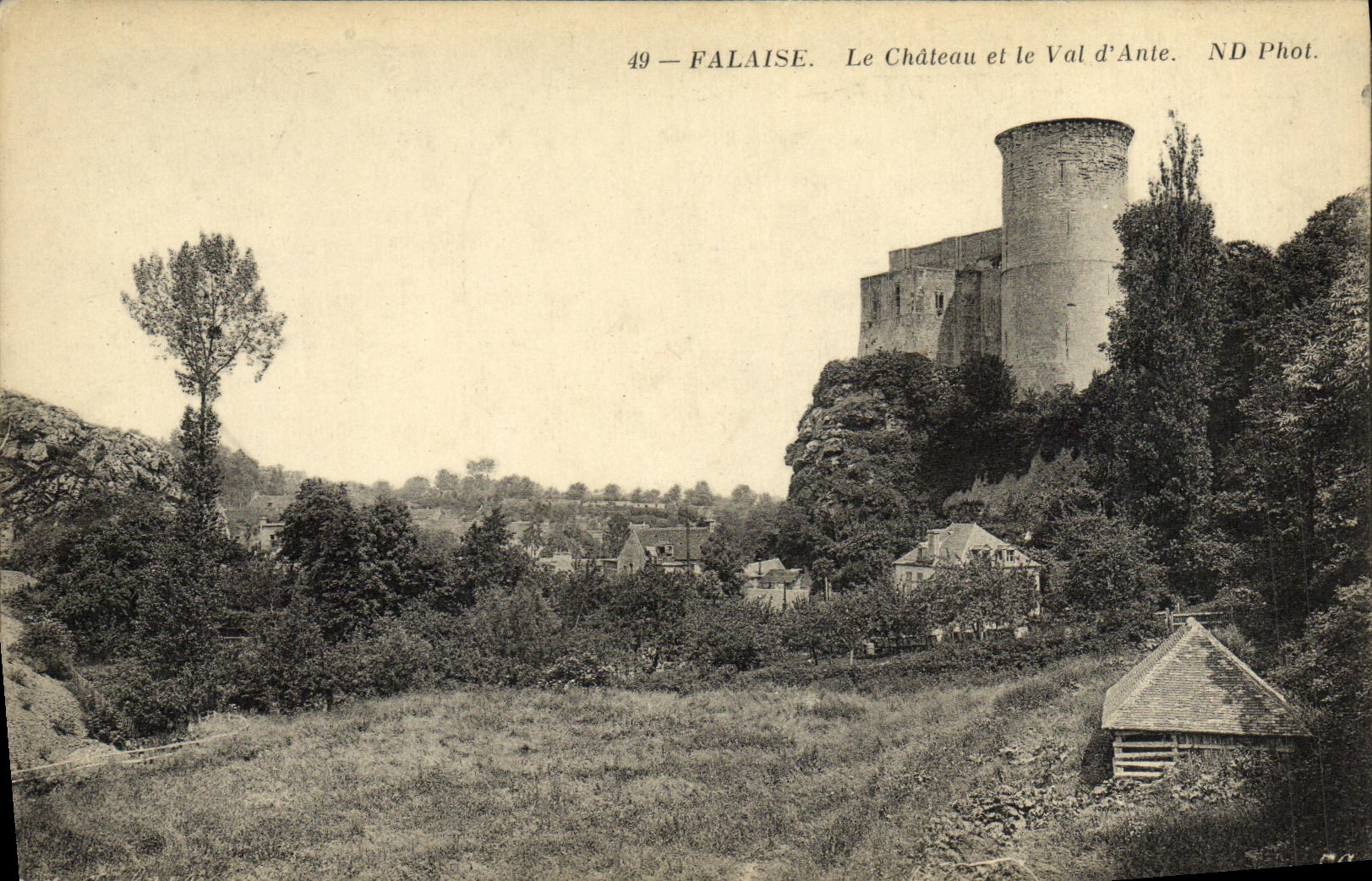 VINTAGE POSTCARD Cliff the Castle and the Valley D Ante