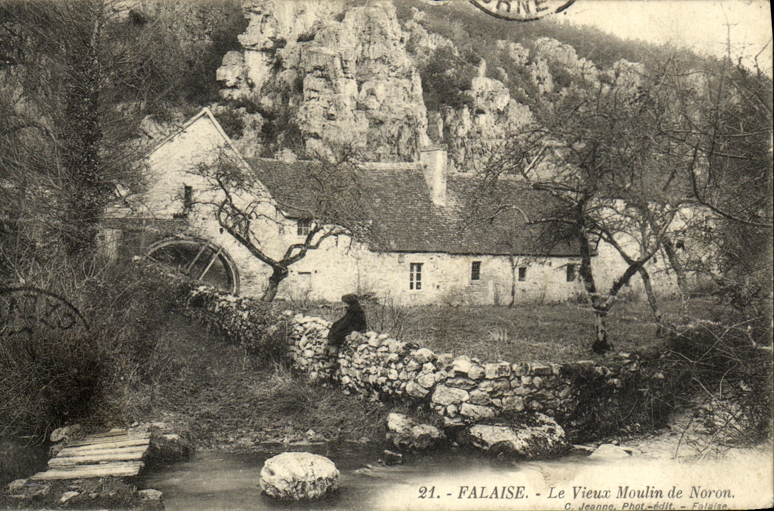 VINTAGE POSTCARD Cliff the Old Mill of Noron