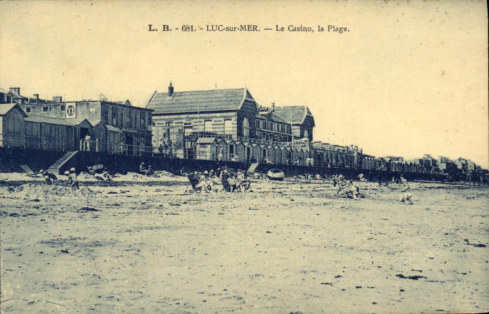VINTAGE POSTCARD Luc On Sea the casino the beach