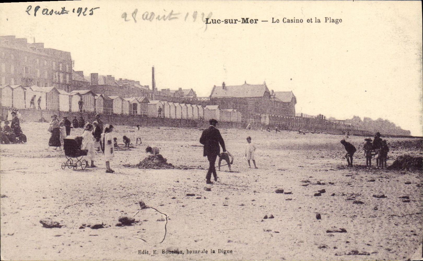 VINTAGE POSTCARD Luc On Sea the Casino and the Beach