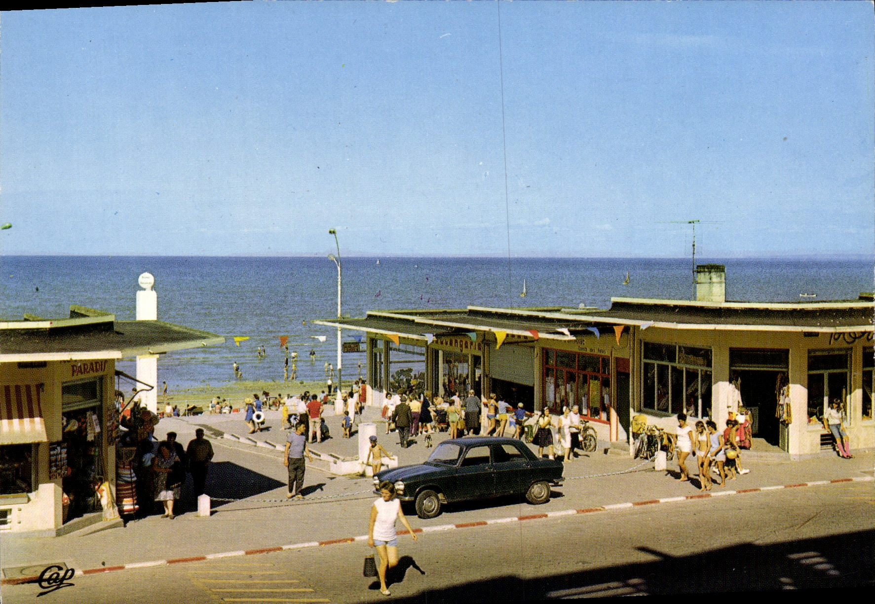 CPMA Lucas en pendiente del mar con la playa