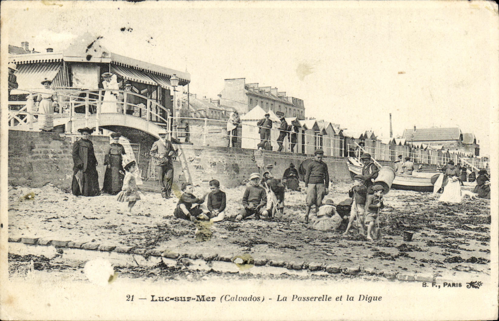 POSTAL Lucas de la VENDIMIA en el mar la pasarela y los ninos de la presa