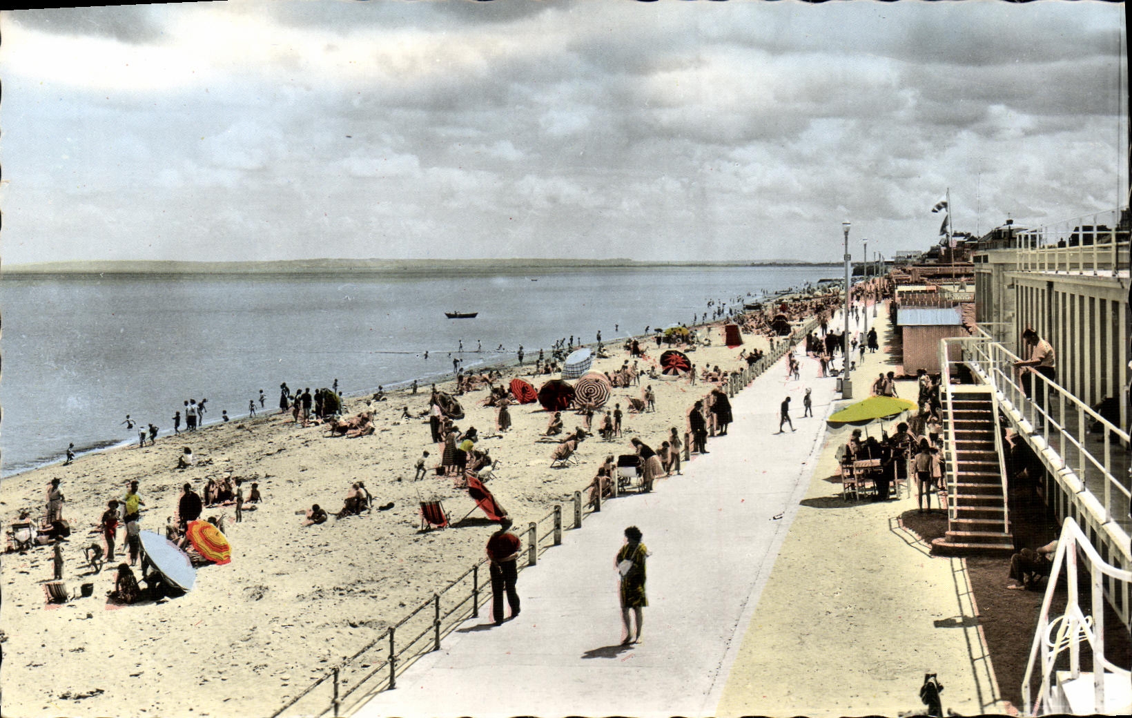 CPM Luc Sur Mer La Digue et la Plage