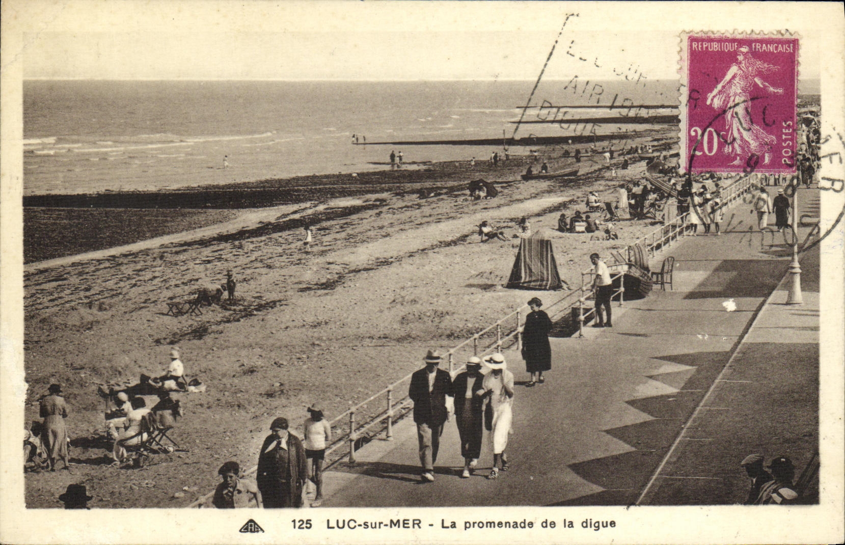 CPA Luc Sur Mer La Promenade de la Digue