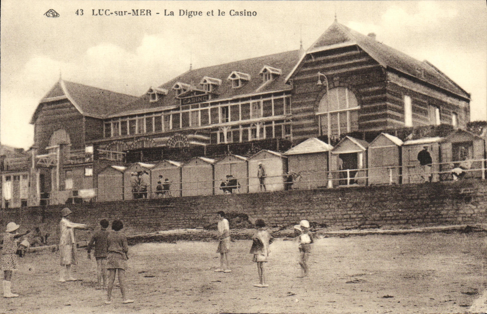 CPA Luc Sur Mer La Digue et le Casino